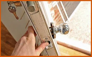 Flat Rock MI Locksmith Store Flat Rock, MI 734-233-9422 - 12-changing-locks